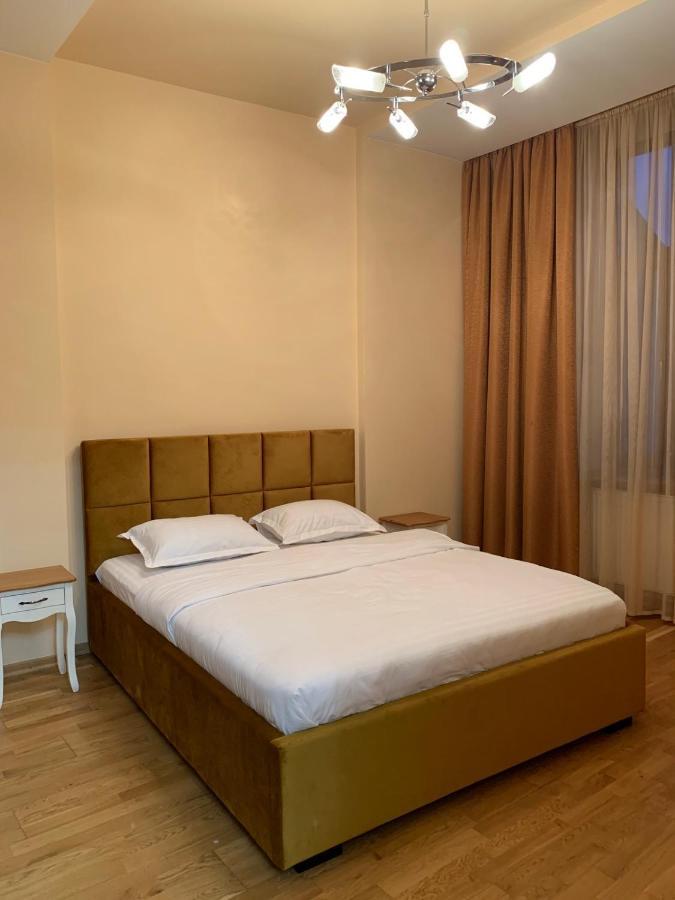 Avangard Qn Romana 26 Apart Lviv Exteriör bild