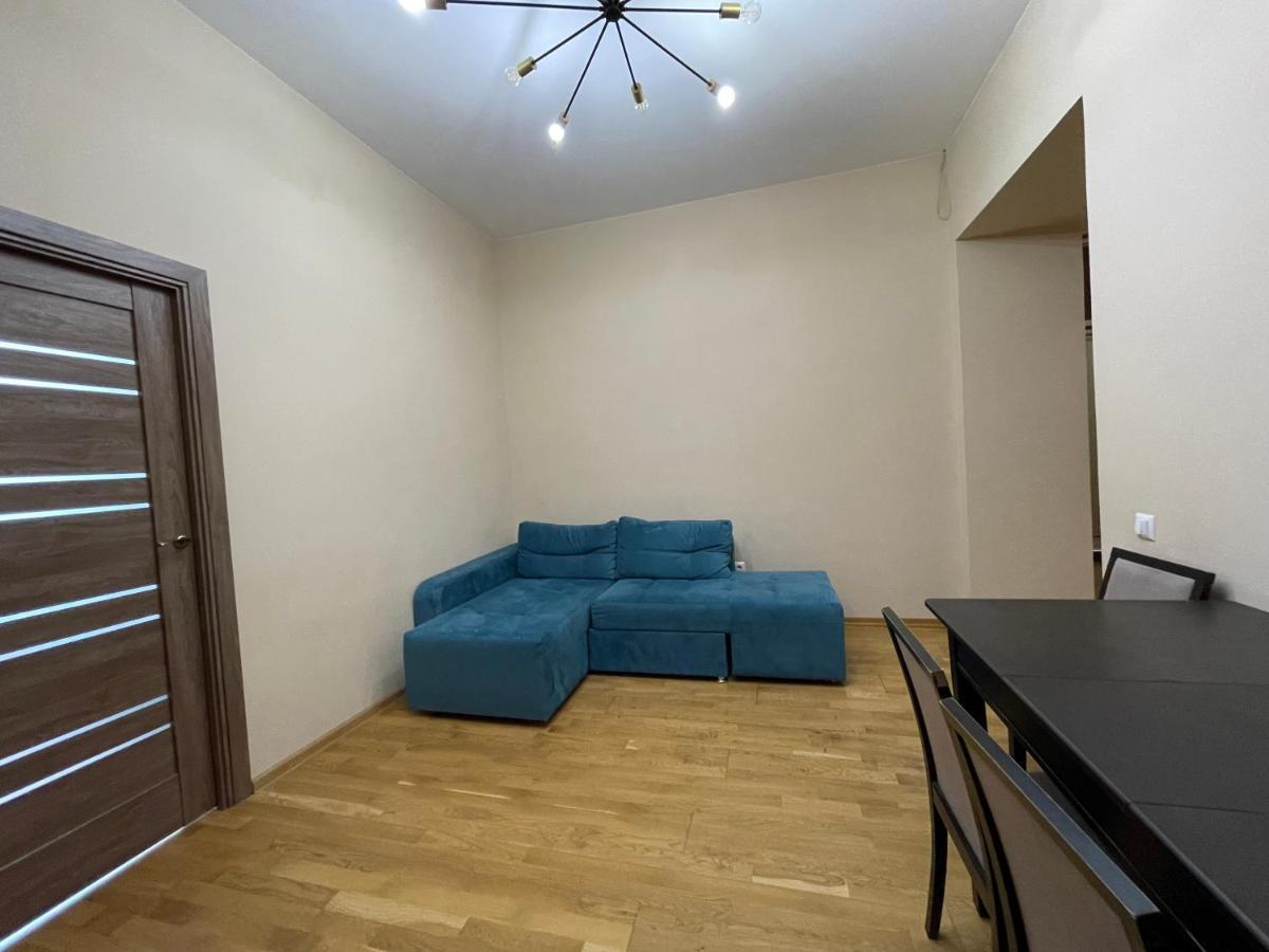 Avangard Qn Romana 26 Apart Lviv Exteriör bild