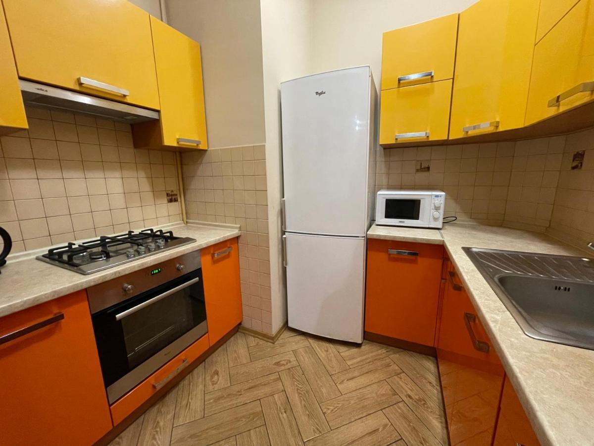 Avangard Qn Romana 26 Apart Lviv Exteriör bild
