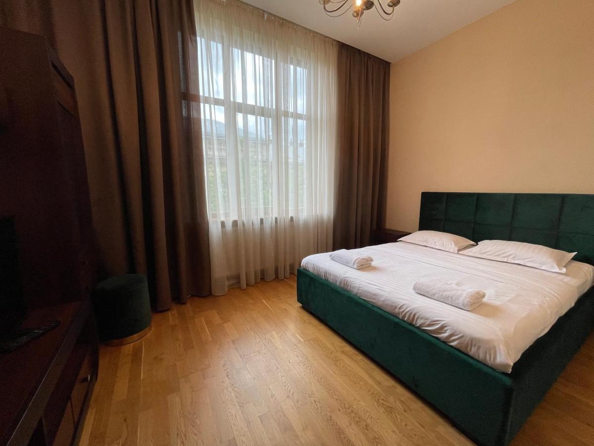 Avangard Qn Romana 26 Apart Lviv Exteriör bild