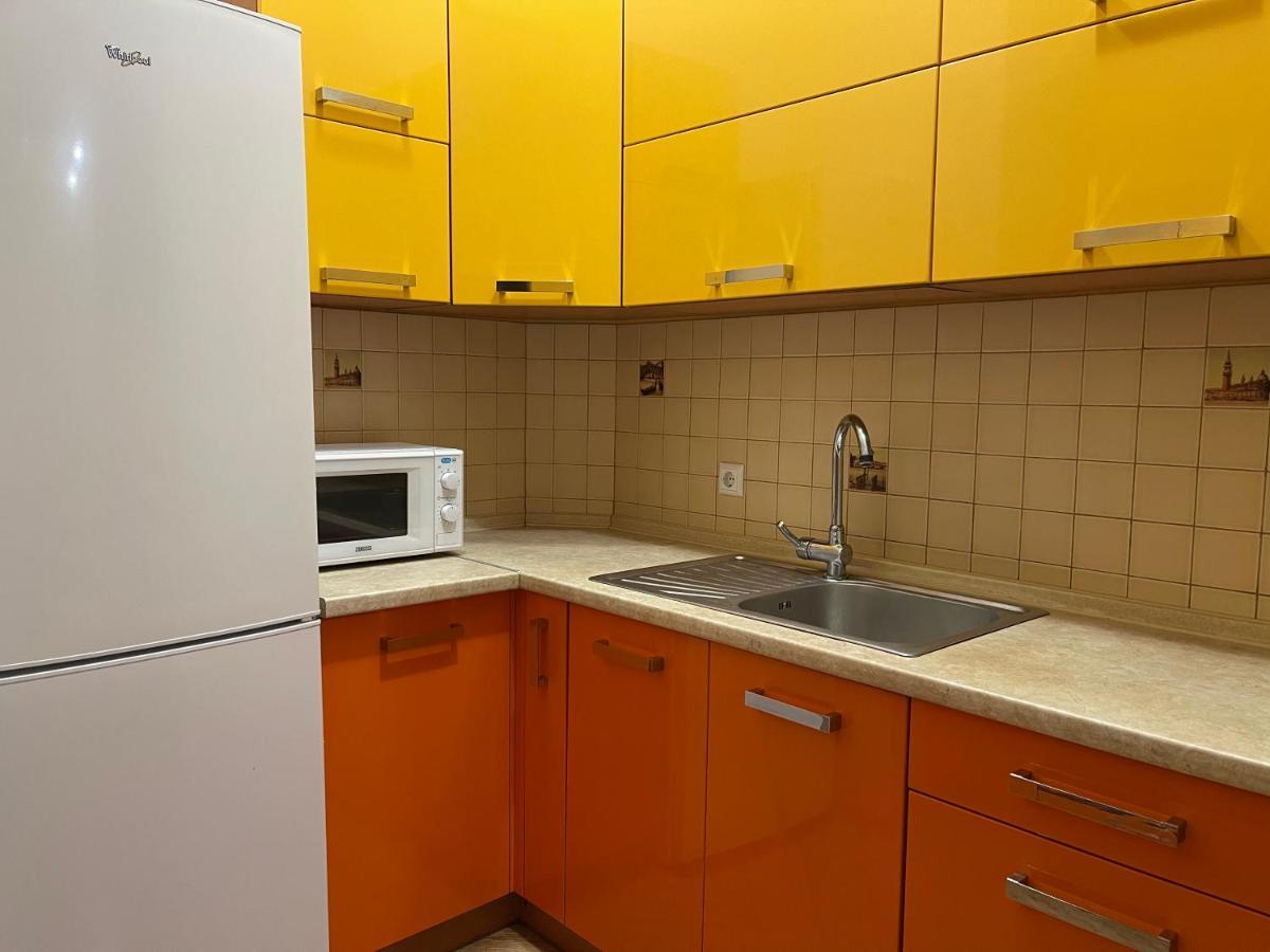 Avangard Qn Romana 26 Apart Lviv Exteriör bild