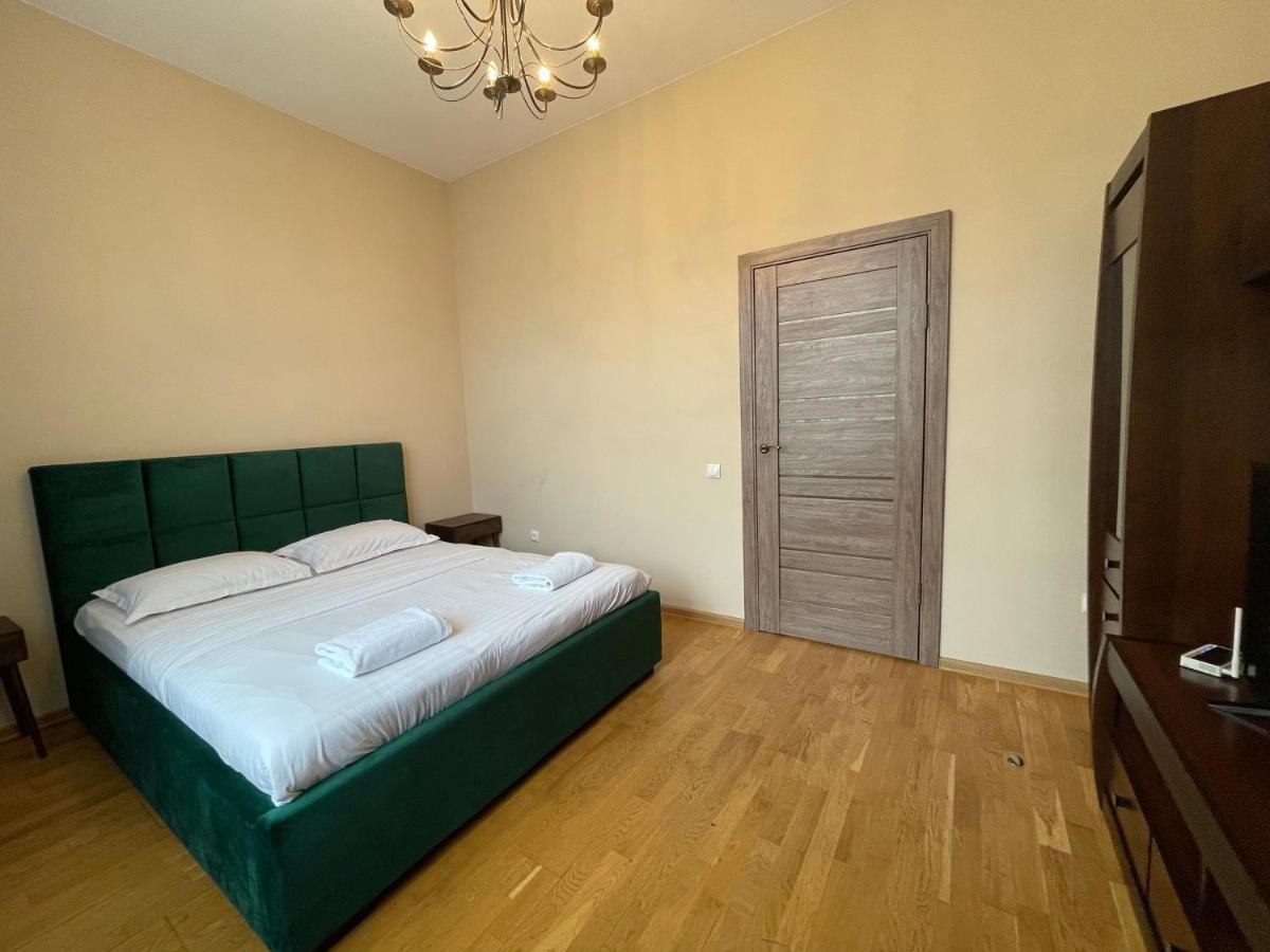 Avangard Qn Romana 26 Apart Lviv Exteriör bild
