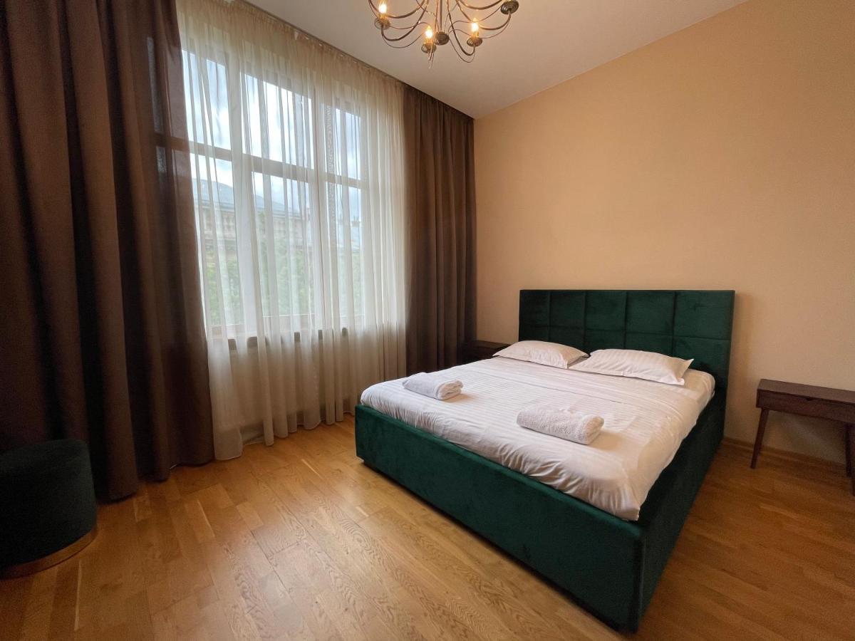 Avangard Qn Romana 26 Apart Lviv Exteriör bild