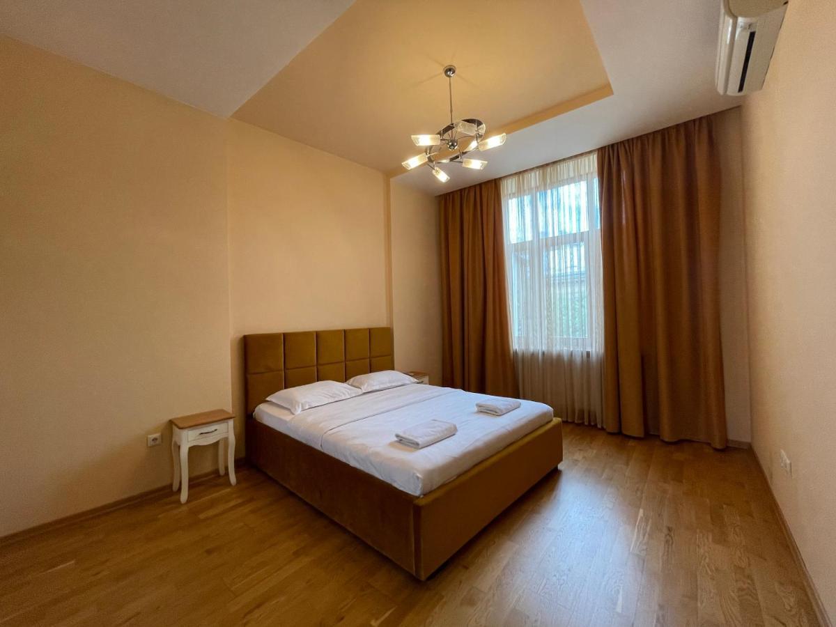 Avangard Qn Romana 26 Apart Lviv Exteriör bild